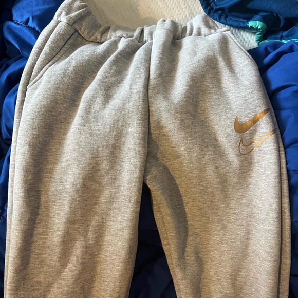 never worn before - Picture 2 of 3